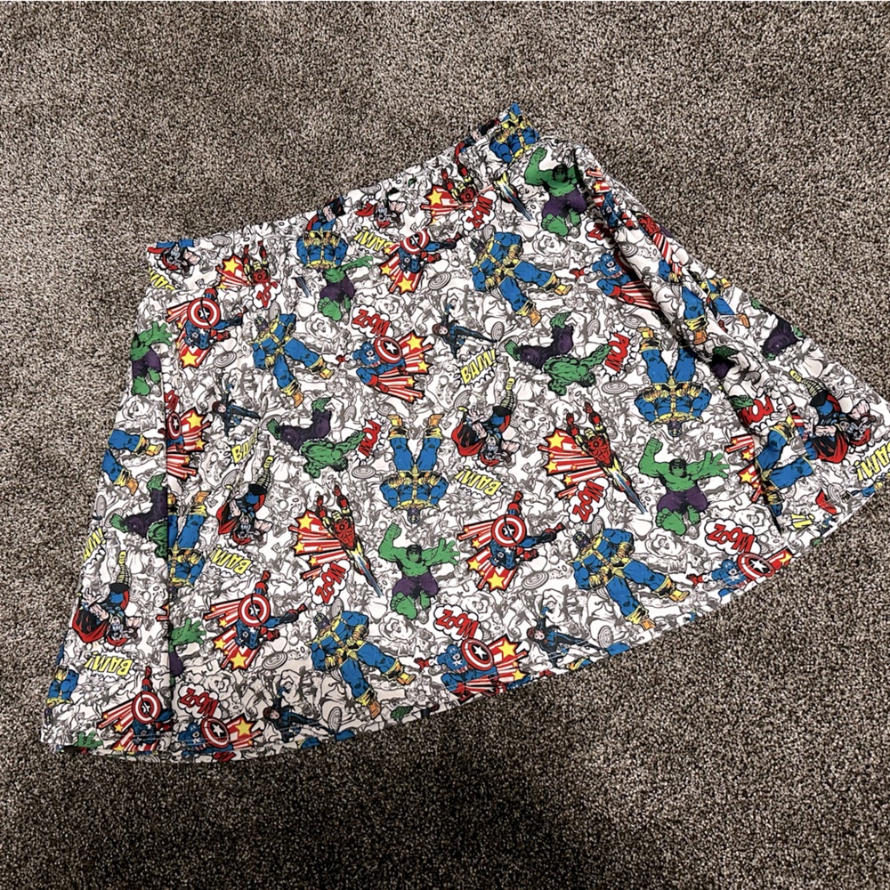 Marvel skater skirt with pockets size 2xl